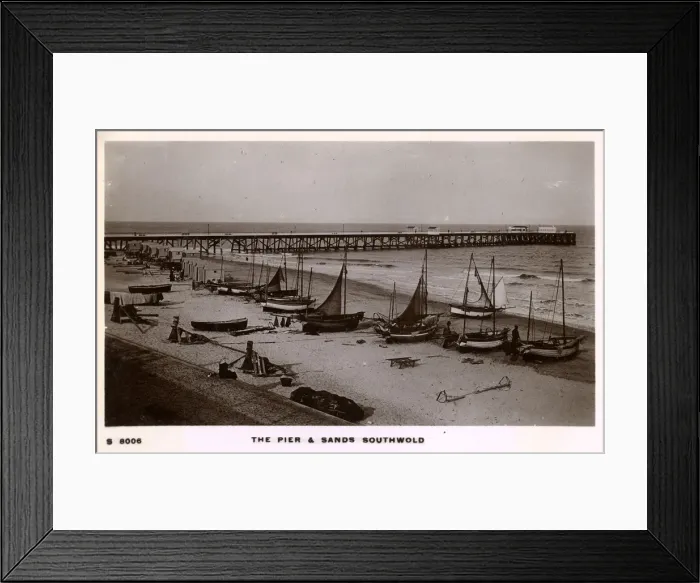 Framed Print : The Pier and Sands, Southwold, Suffolk Framed Print : The Pier and Sands, Southwold, Suffolk