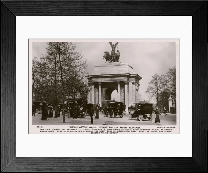 Framed Print : Wellington Arch, Constitution Hill, Hyde Park Corner, London Framed Print : Wellington Arch, Constitution Hill, Hyde Park Corner, London