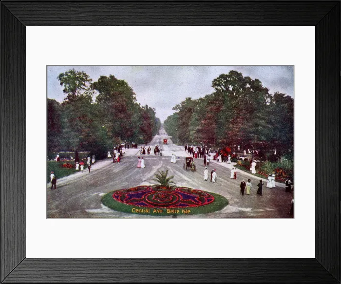 Framed Print : Detroit, Michigan, USA - Belle Isle - Central Avenue