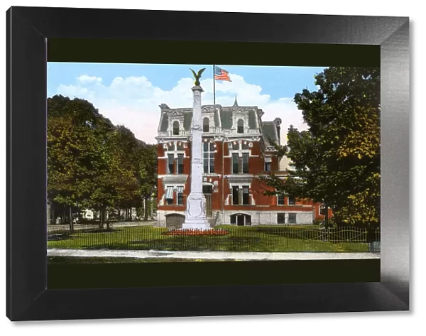 Ashtabula, Ohio, USA - City Hall and Civil War Monument