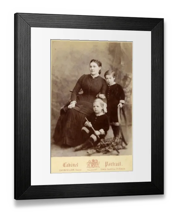 Framed Print : Mrs Leslie and her Children - Cabinet portrait photograph