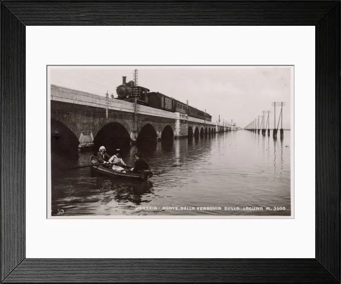 Framed Print : Venice, Italy - Ponte dell Ferrouia sulla Laguna