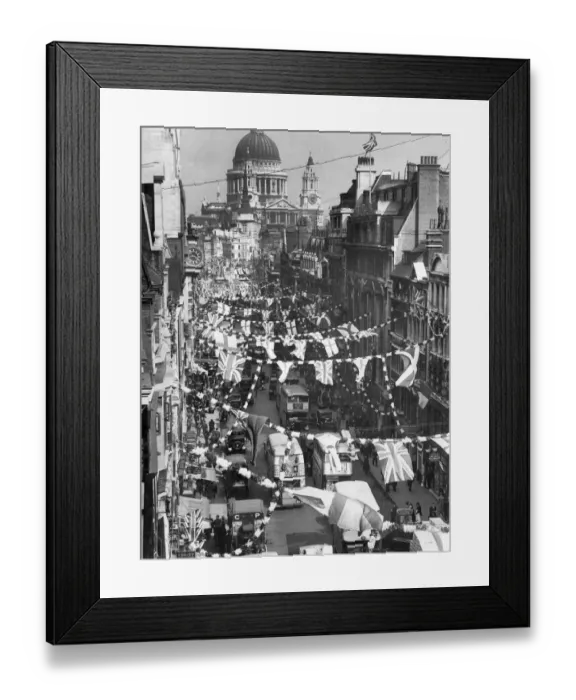 Framed Print : George Vs Silver Jubilee - Fleet Street and Ludgate Hill Framed Print : George Vs Silver Jubilee - Fleet Street and Ludgate Hill