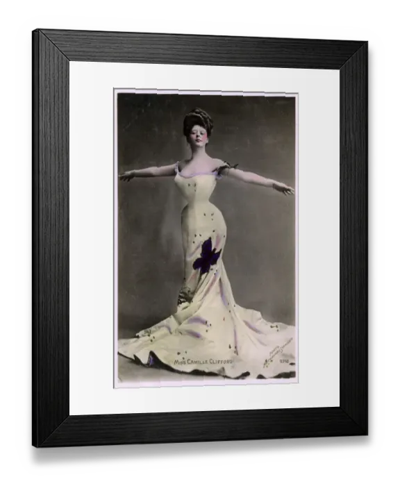 Framed Print : Miss Camille Clifford - Belgian-born stage actress Framed Print : Miss Camille Clifford - Belgian-born stage actress