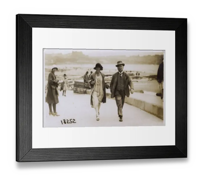 Framed Print : Well-to-do couple on holiday at Scarborough, Yorkshire Framed Print : Well-to-do couple on holiday at Scarborough, Yorkshire