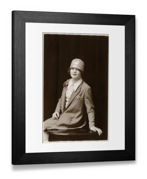 Framed Print : Portrait photograph of a smart London woman Framed Print : Portrait photograph of a smart London woman