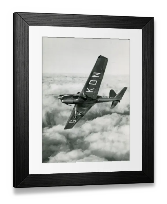 Framed Print : de Havilland Canada DHC1 Chipmunk Mk22, G-AKDN Framed Print : de Havilland Canada DHC1 Chipmunk Mk22, G-AKDN