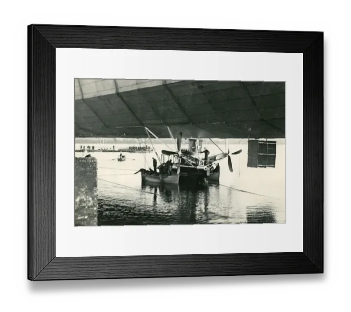 Framed Print : The rear gondola of HMA No1 Mayfly at the Cavendish Dock Framed Print : The rear gondola of HMA No1 Mayfly at the Cavendish Dock