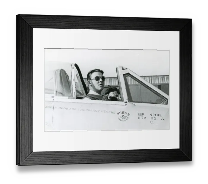 Framed Print : Wing Commander Roland Beamont in de Havilland Vampire Framed Print : Wing Commander Roland Beamont in de Havilland Vampire