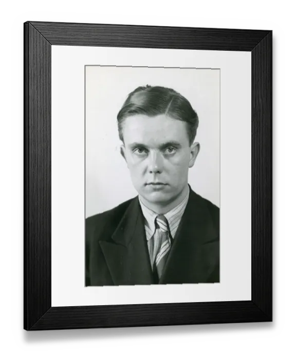 Framed Print : Flt Lt Peter G. Lawrence MBE, test pilot, Gloster Framed Print : Flt Lt Peter G. Lawrence MBE, test pilot, Gloster