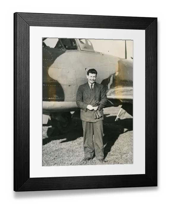 Framed Print : Sqn Ldr Bill Waterton leaves Gloster Meteor EE549 at Fa? Framed Print : Sqn Ldr Bill Waterton leaves Gloster Meteor EE549 at Fa?