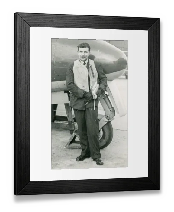 Framed Print : Sqn Ldr Bill Waterton alongside a Gloster Meteor Framed Print : Sqn Ldr Bill Waterton alongside a Gloster Meteor