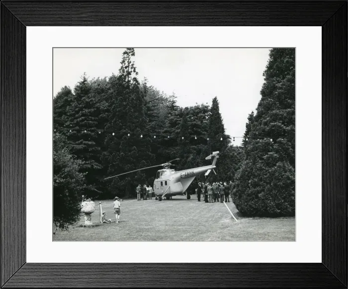Framed Print : Sikorsky S-55, G-AMHK, registered to Westland in January 195 Framed Print : Sikorsky S-55, G-AMHK, registered to Westland in January 195
