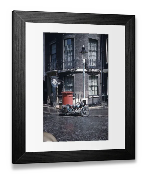 Framed Print : 10 Adam Street, Adelphi, London, c. 1960. The Royal Aero? Framed Print : 10 Adam Street, Adelphi, London, c. 1960. The Royal Aero?