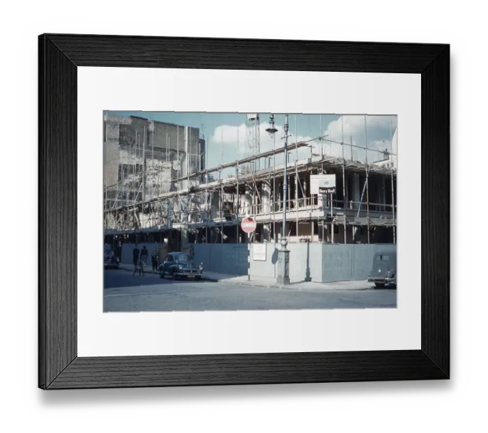 Framed Print : The corner of Harley Street and Queen Anne Street, Lond? Framed Print : The corner of Harley Street and Queen Anne Street, Lond?