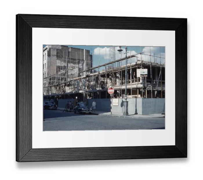 Framed Print : The corner of Harley Street and Queen Anne Street, Lond? Framed Print : The corner of Harley Street and Queen Anne Street, Lond?