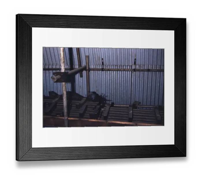 Framed Print : A pigeon?s nest at No. 4 Hamilton Place Framed Print : A pigeon?s nest at No. 4 Hamilton Place