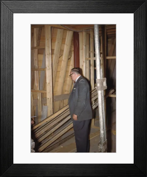 Framed Print : The Foreman, Mr Poole, inspects work - No. 4 Hamilton Place Framed Print : The Foreman, Mr Poole, inspects work - No. 4 Hamilton Place