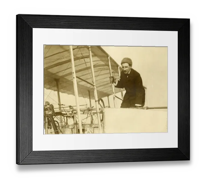 Framed Print : Lon Delagrange (1872-1910) in his Voisin-Delagrange II Framed Print : Lon Delagrange (1872-1910) in his Voisin-Delagrange II