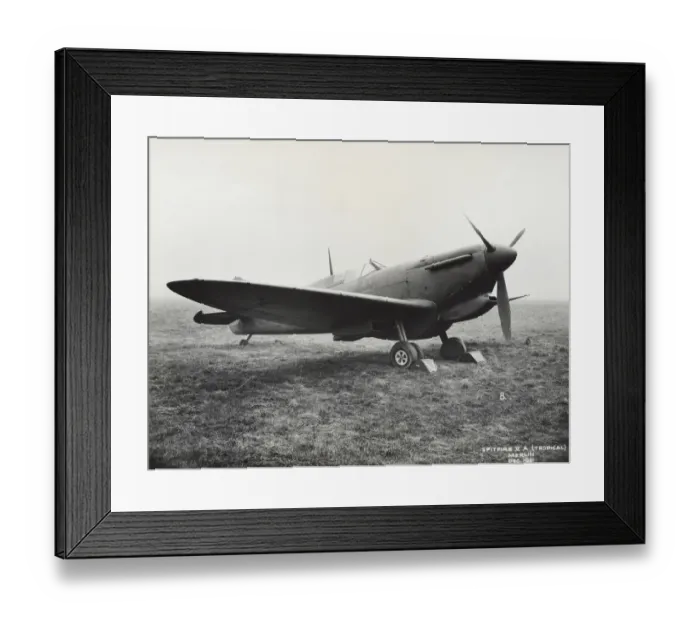 Framed Print : Supermarine Spitfire 5A / VA Framed Print : Supermarine Spitfire 5A / VA