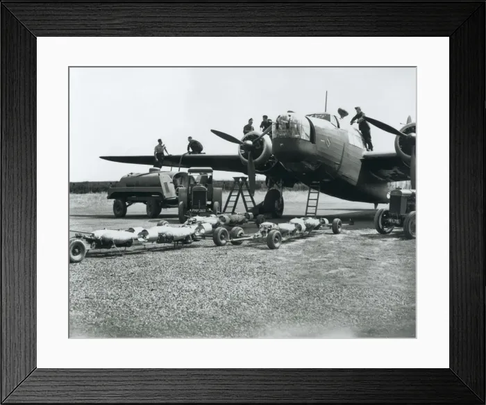 Framed Print : Vickers Wellington Framed Print : Vickers Wellington
