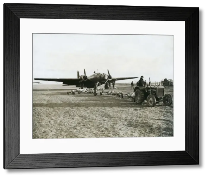 Framed Print : Vickers Wellington Framed Print : Vickers Wellington