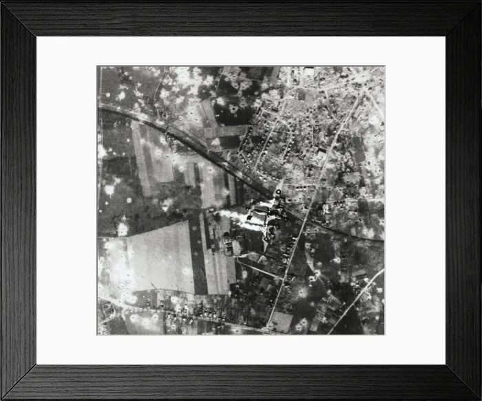 Framed Print : Handley Page HP-57 Halifax