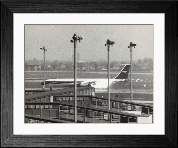 Framed Print : Boeing 707-436