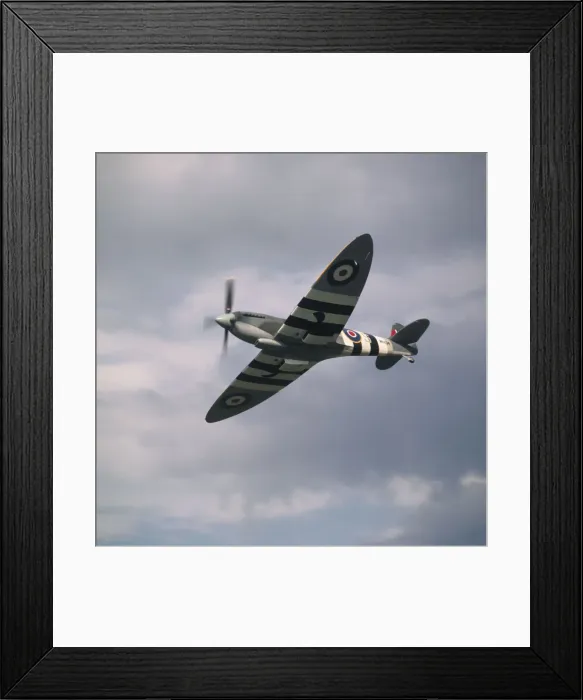 Framed Print : Supermarine Spitfire 9B / IXB Framed Print : Supermarine Spitfire 9B / IXB