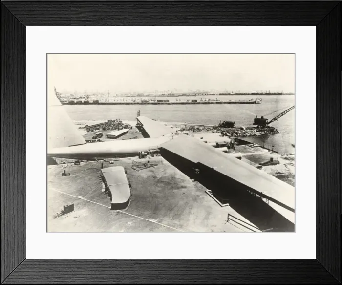 Framed Print : Hughes H-4 Hercules / Spruce Goose Framed Print : Hughes H-4 Hercules / Spruce Goose