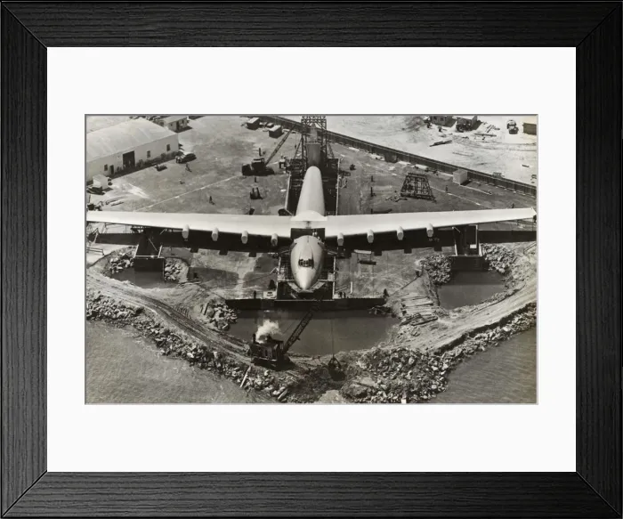 Framed Print : Hughes H-4 Hercules / Spruce Goose Framed Print : Hughes H-4 Hercules / Spruce Goose
