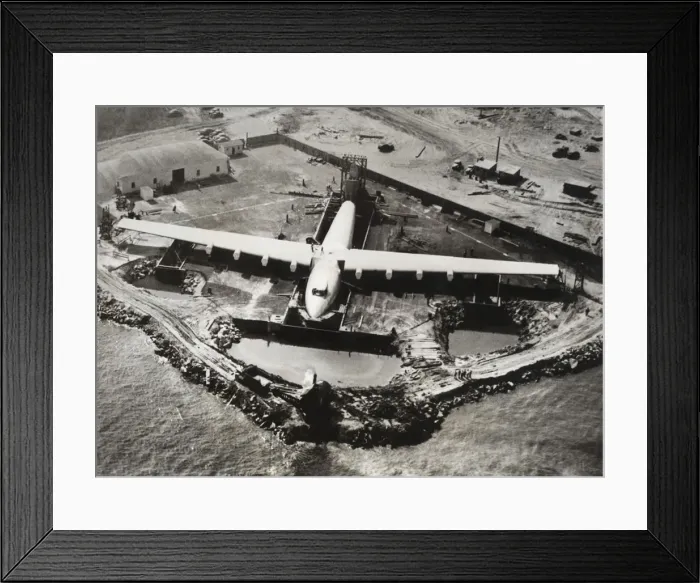 Framed Print : Hughes H-4 Hercules / Spruce Goose Framed Print : Hughes H-4 Hercules / Spruce Goose