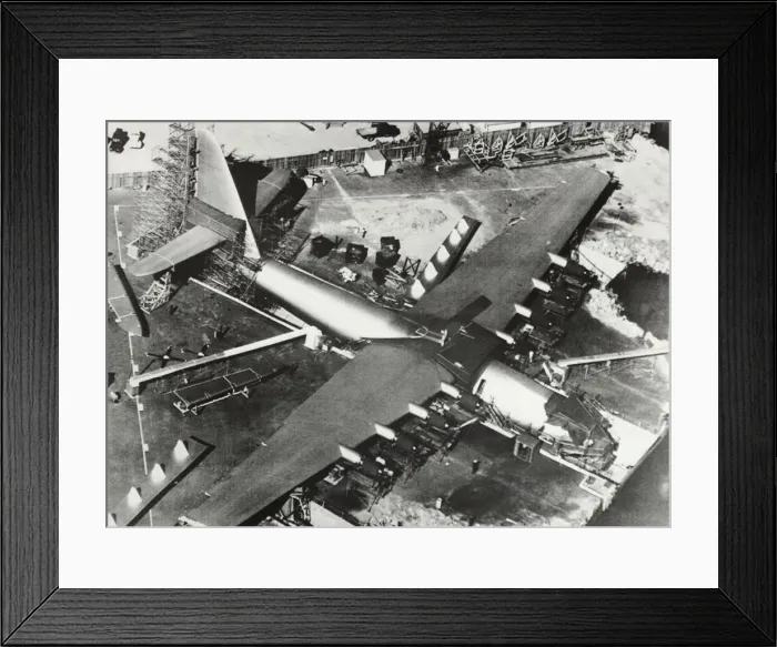 Framed Print : Hughes H-4 Hercules / Spruce Goose Framed Print : Hughes H-4 Hercules / Spruce Goose
