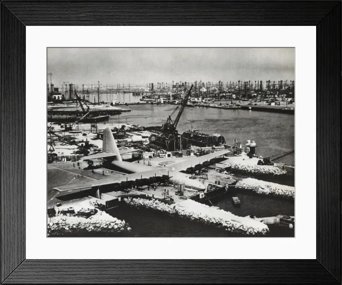 Framed Print : Hughes H-4 Hercules / Spruce Goose Framed Print : Hughes H-4 Hercules / Spruce Goose