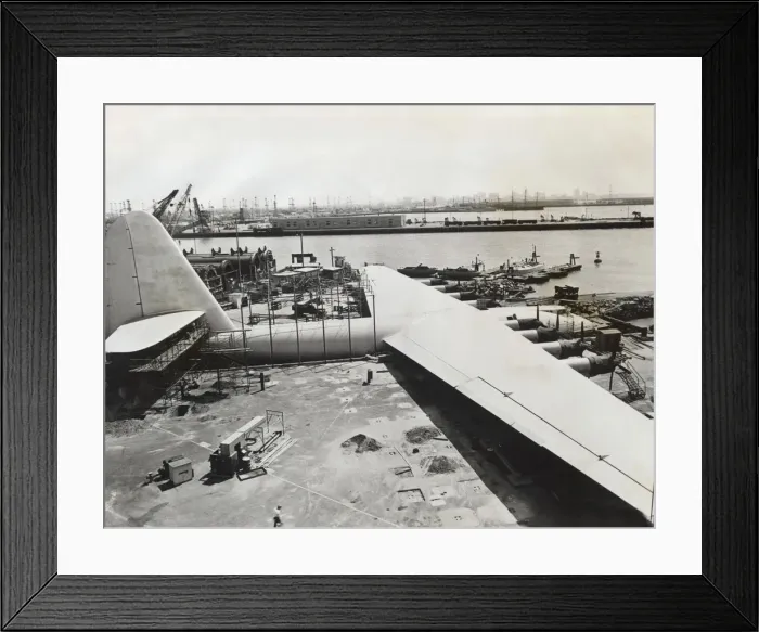 Framed Print : Hughes H-4 Hercules / Spruce Goose Framed Print : Hughes H-4 Hercules / Spruce Goose