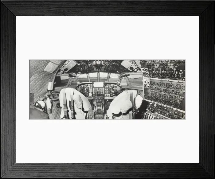 Framed Print : de Havilland DH-106 Comet IVB / 4B Framed Print : de Havilland DH-106 Comet IVB / 4B