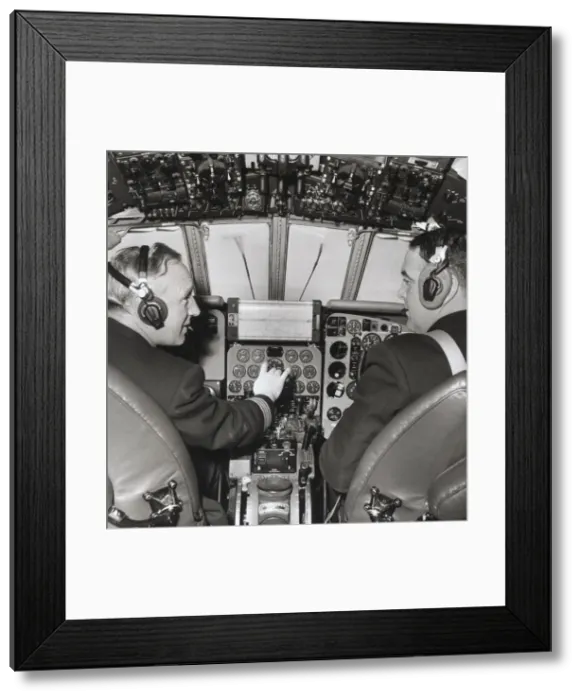 Framed Print : de Havilland DH-106 Comet IVB / 4B Framed Print : de Havilland DH-106 Comet IVB / 4B