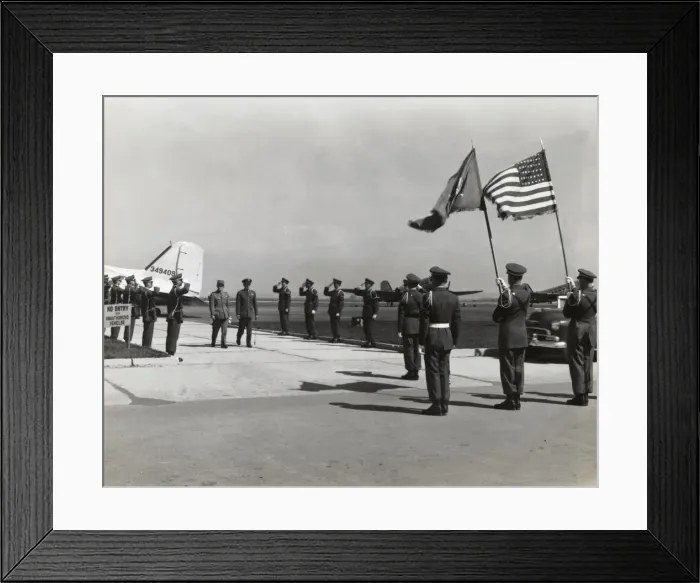 Framed Print : Douglas DC-3 / C-47 Dakota Framed Print : Douglas DC-3 / C-47 Dakota
