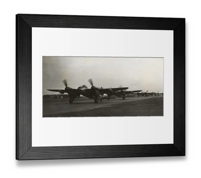 Framed Print : de Havilland DH-98 Mosquito Framed Print : de Havilland DH-98 Mosquito