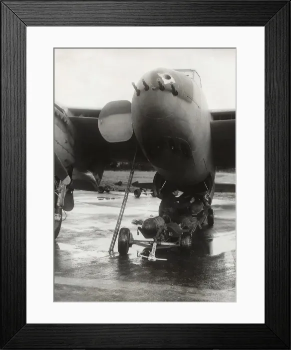 Framed Print : de Havilland DH-98 Mosquito Framed Print : de Havilland DH-98 Mosquito