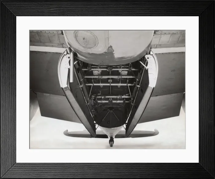 Framed Print : de Havilland DH-98 Mosquito Framed Print : de Havilland DH-98 Mosquito