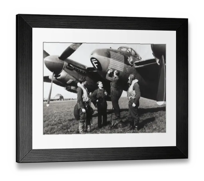 Framed Print : de Havilland DH-98 Mosquito B-9 Framed Print : de Havilland DH-98 Mosquito B-9