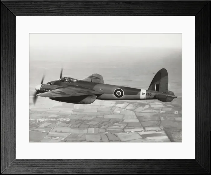 Framed Print : de Havilland DH-98 Mosquito B-4