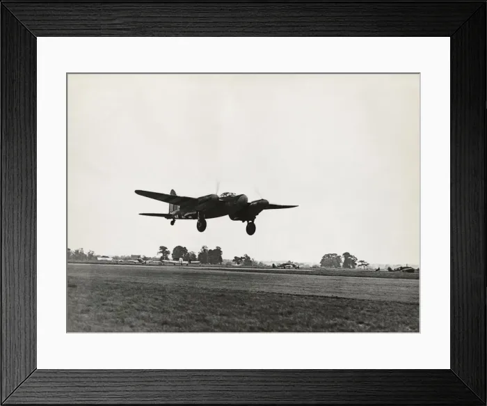 Framed Print : de Havilland DH-98 Mosquito Framed Print : de Havilland DH-98 Mosquito