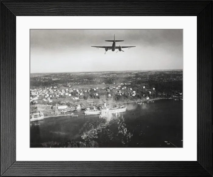 Framed Print : de Havilland DH-98 Mosquito Framed Print : de Havilland DH-98 Mosquito