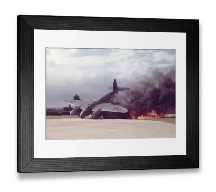 Framed Print : de Havilland DH-98 Mosquito Framed Print : de Havilland DH-98 Mosquito