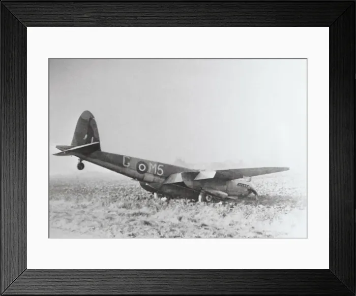 Framed Print : de Havilland DH-98 Mosquito Framed Print : de Havilland DH-98 Mosquito