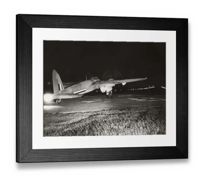 Framed Print : de Havilland DH-98 Mosquito Framed Print : de Havilland DH-98 Mosquito
