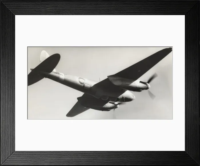 Framed Print : de Havilland DH-98 Mosquito B-4