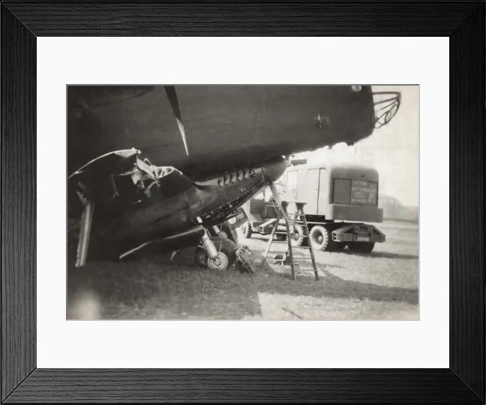 Framed Print : de Havilland DH-98 Mosquito Framed Print : de Havilland DH-98 Mosquito
